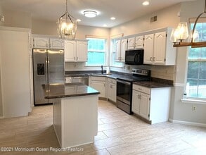 12 Oxford in Colts Neck, NJ - Building Photo - Building Photo