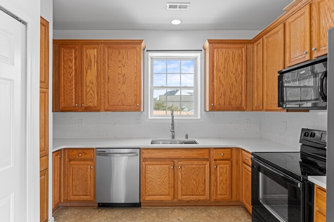 4 Maravista Ave in Greenville, SC - Building Photo - Building Photo