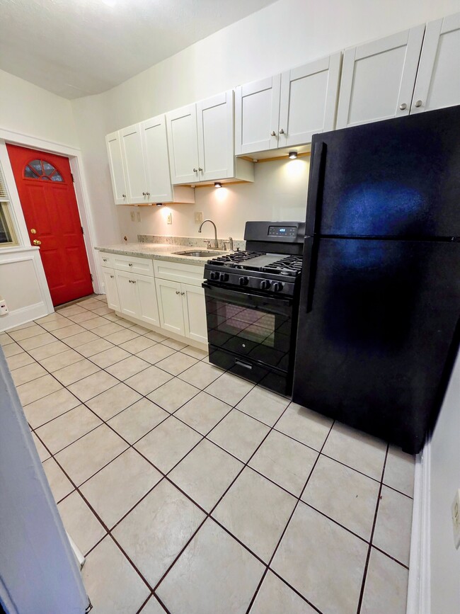 Virginia Apartments in Lakewood, OH - Building Photo - Building Photo