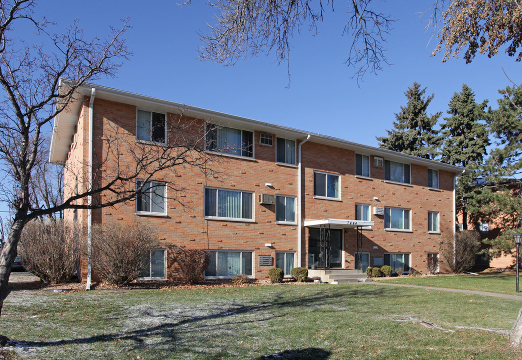 7444 Oliver Ave S in Richfield, MN - Foto de edificio