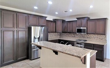 35922 Raphael Dr in Palm Desert, CA - Building Photo - Building Photo