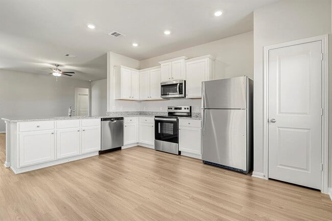 8210 Sunberry Shadow Dr in Houston, TX - Building Photo - Building Photo