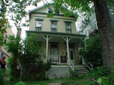 2427 W Clifton Ave in Cincinnati, OH - Foto de edificio - Building Photo