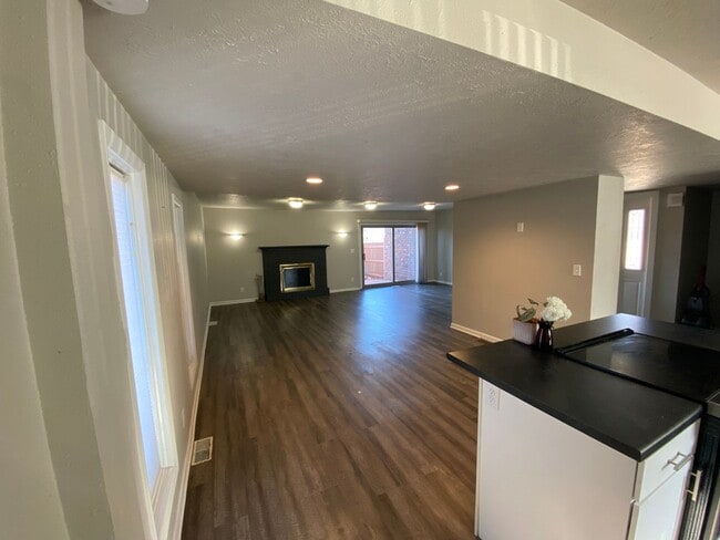 3737 Grandview Blvd in Sioux City, IA - Building Photo - Building Photo