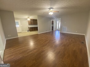 240 Carlton Dr in Hartwell, GA - Building Photo - Building Photo