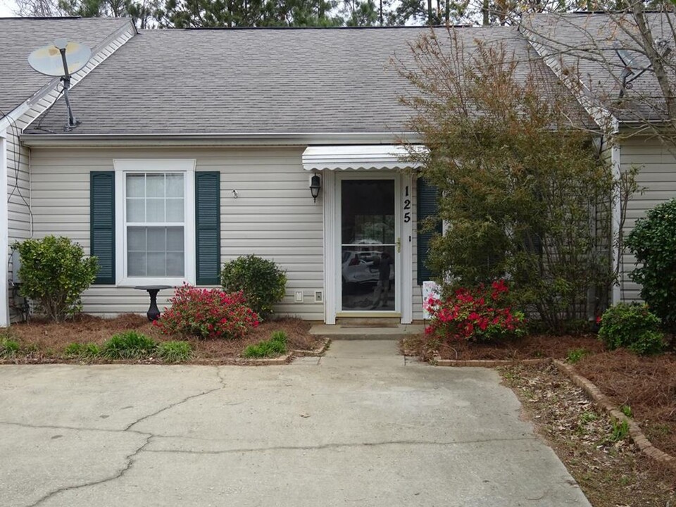 125 St Kitts Ct in Greenwood, SC - Building Photo
