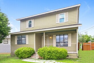 913 Joe Bailey St in Royse City, TX - Building Photo - Building Photo