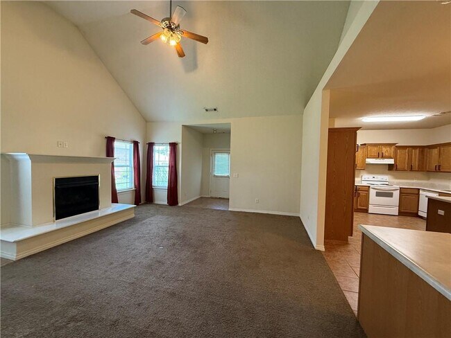 663 Appleridge Dr in Centerton, AR - Building Photo - Building Photo