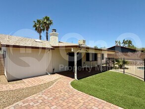 6850 N De Chelly Loop in Tucson, AZ - Building Photo - Building Photo