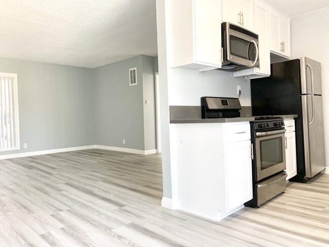 6127 Horner St, Unit 11 in Los Angeles, CA - Building Photo - Building Photo