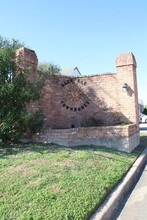 1901 Back Bay Dr in Galveston, TX - Building Photo - Building Photo