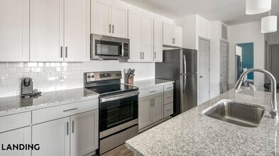 100 Wildwood Ct, Unit 534 in Birmingham, AL - Building Photo - Building Photo