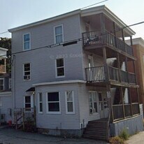 942 Lisbon St, Unit 3 3rd floor in Lewiston, ME - Building Photo