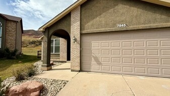 7645 Hollandale Dr in Colorado Springs, CO - Building Photo