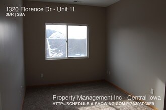 1320 SE Florence Dr-Unit -Unit 11 in Waukee, IA - Building Photo - Building Photo