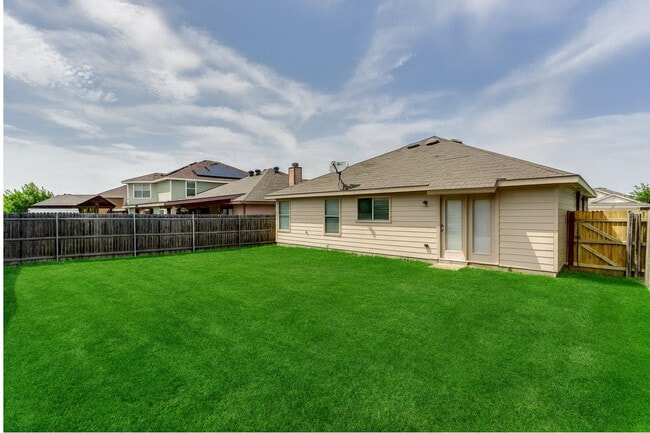 4937 Spur Ridge Ct in Fort Worth, TX - Building Photo - Building Photo