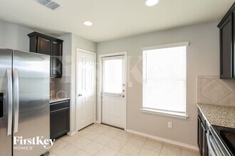 12034 Silver Lgt in San Antonio, TX - Building Photo - Building Photo