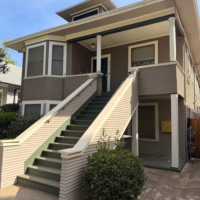 2612 Q St, Unit 2612