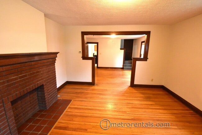 238-240-240 W Pacemont Rd in Columbus, OH - Building Photo - Building Photo