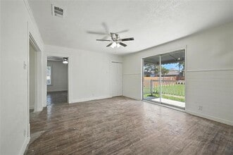 504 Bonham St in Tom Bean, TX - Building Photo - Building Photo