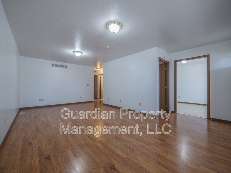 718 E 5th St in Maryville, MO - Building Photo