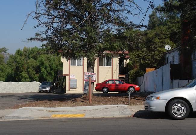 5164 Landis St in San Diego, CA - Foto de edificio - Building Photo