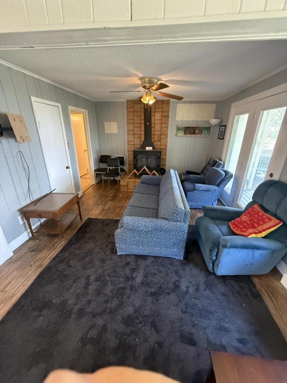 property at 1527 Cranfield Rd