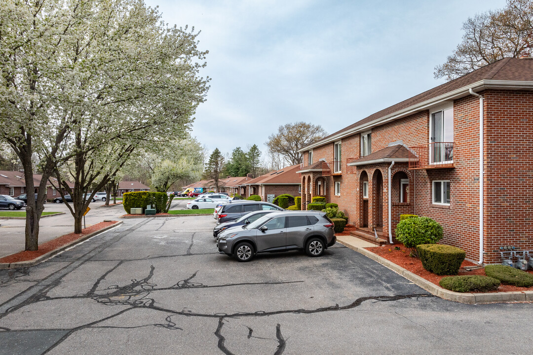 Pasek Estates in Attleboro, MA - Building Photo