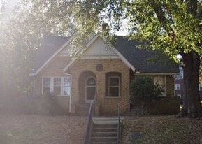 525 N Highland Ave in Jackson, TN - Building Photo