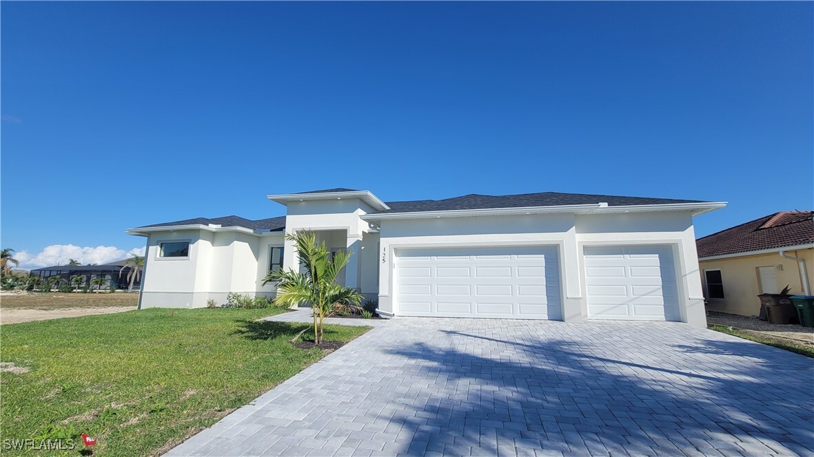 125 NW 38th Pl in Cape Coral, FL - Building Photo