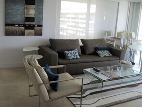 199 Ocean Lane Dr, Unit 1114 in Key Biscayne, FL - Building Photo - Building Photo