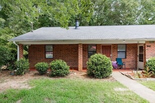 112 Upland Ct in Athens, GA - Building Photo