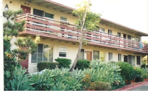 Playa Del Sur Apartments in La Jolla, CA - Building Photo - Building Photo