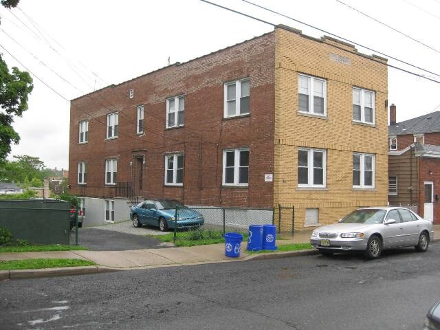 88 Farnham Ave in Garfield, NJ - Building Photo - Building Photo