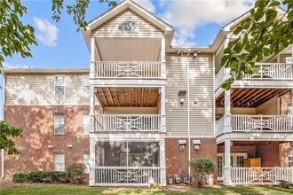 300 Bubble Creek Ct in Fayetteville, NC - Building Photo - Building Photo