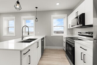 1032 Cleveland Av in Riverview, NB - Building Photo - Building Photo