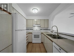 3770 Manor St in Burnaby, BC - Building Photo - Building Photo