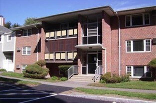 206 Rock St, Unit rock in Norwood, MA - Building Photo