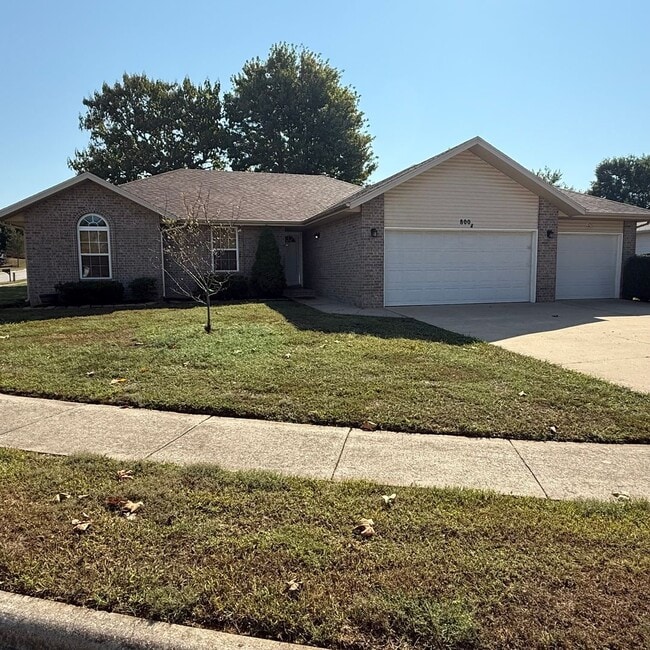 property at 800 Daniel Ln