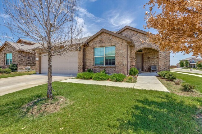 8700 Smokehouse Dr in Saginaw, TX - Building Photo - Building Photo