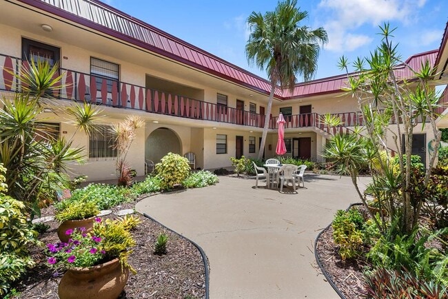 78 Boundary Blvd in Rotonda West, FL - Building Photo - Building Photo