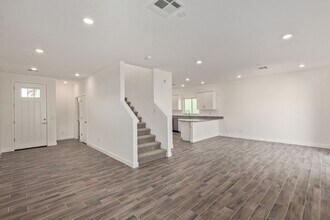 1552 N Pueblo Dr in Apache Junction, AZ - Building Photo - Building Photo