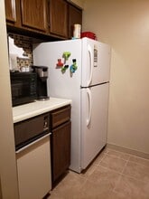 331 Ridge Point Cir in Bridgeville, PA - Building Photo - Building Photo