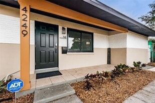 4249 8th Ave N in St. Petersburg, FL - Building Photo