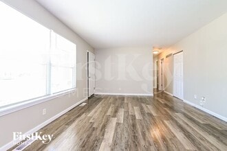 20 Sungrove Dr in Maryland Heights, MO - Building Photo - Building Photo
