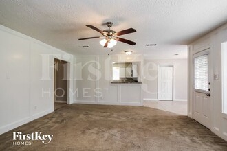 24106 Creekview Dr in Spring, TX - Building Photo - Building Photo