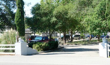 10109-10133 Old Redwood Hwy in Windsor, CA - Building Photo - Building Photo