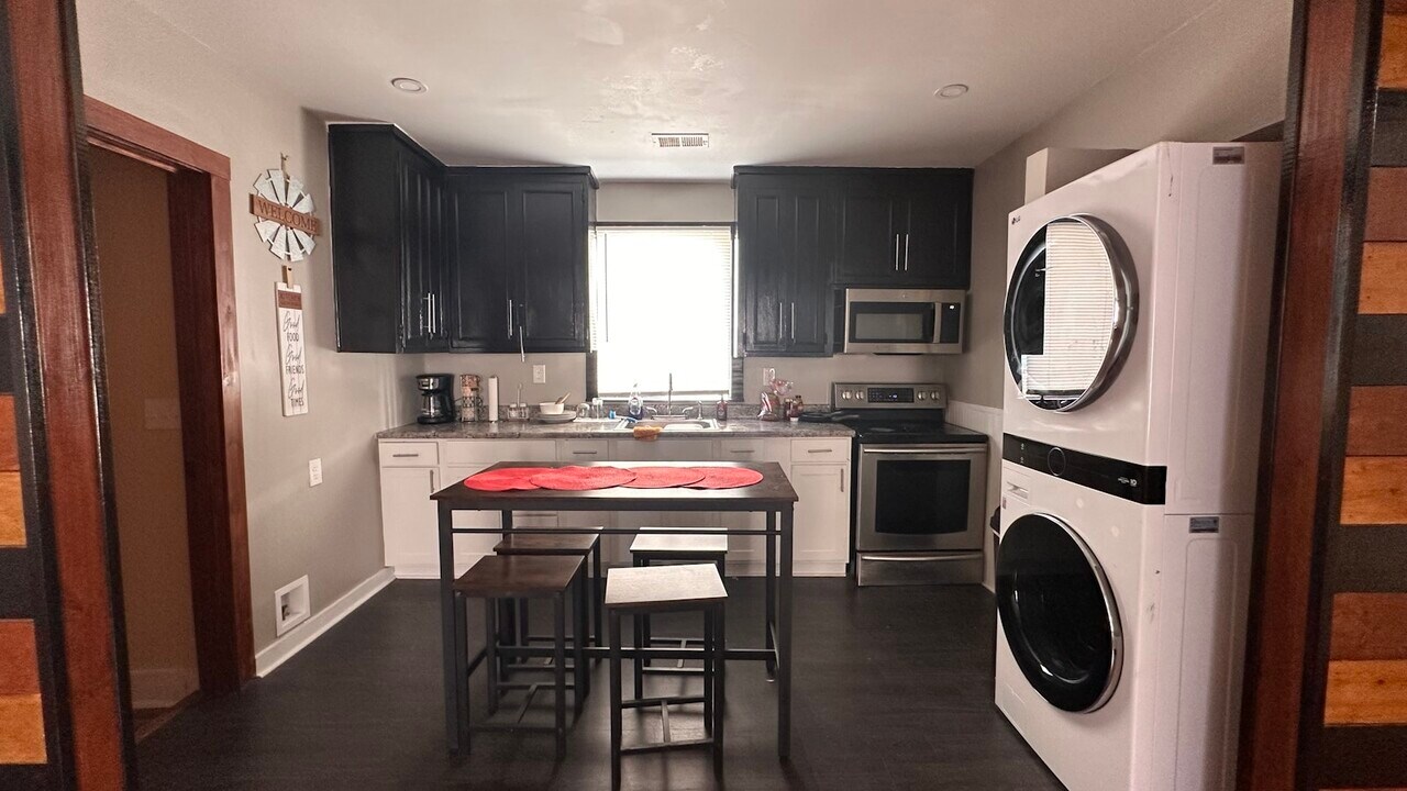 111 Drake St in Charleston, SC - Building Photo