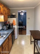 8 Colonial Village Dr-Unit -Apt 6 in Arlington, MA - Building Photo - Building Photo