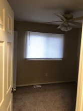 563 E Guthrie Ave in Madison Heights, MI - Building Photo - Building Photo
